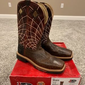 New in box Justin work boots size 11D. ‘Rust ostrich print/burgundy Webb’ design